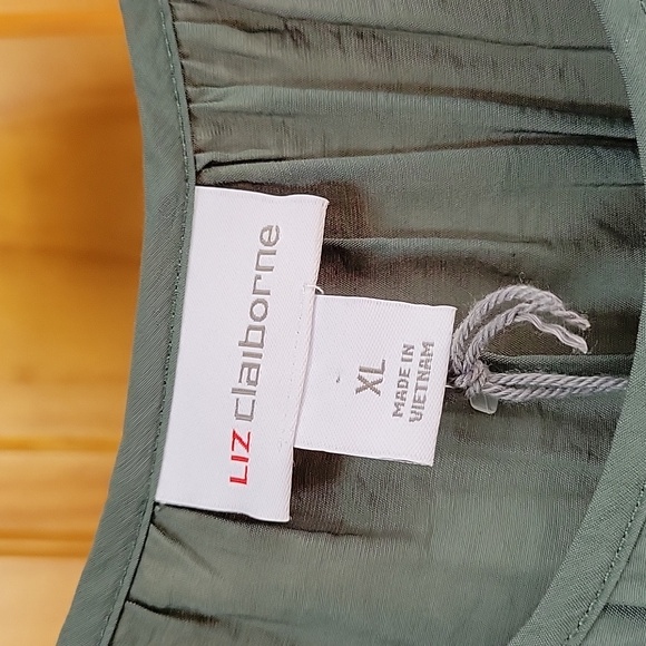 Liz Claiborne top NWT - Picture 4 of 5